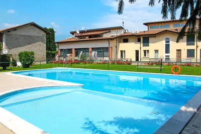 Image de Appartement avec Wifi, piscine, climatisation, Tv, balcon, animaux admis, vue panoramique, parking