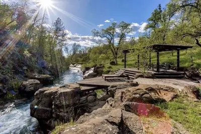 Image de Mountain House & Guest Suite w / Private Waterfall, près de Lassen & Burney Falls