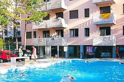 Image de Joli appartement pour 5 personnes avec climatisation, piscine, Tv, balcon et animaux admis