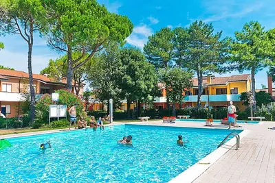 Image de Joli appartement pour 5 personnes avec climatisation, Wifi, piscine, Tv, terrasse et animaux admis