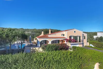Image de Villa de luxe intime à 5 minutes à pied de la plage au calme