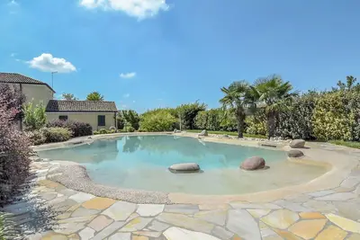 Image de Joli appartement dans une maison de vacances avec climatisation, Wifi, piscine, Tv, patio, parking