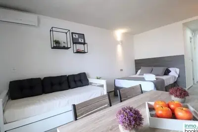 Image de Apartamento climatizado, con piscina y céntrico