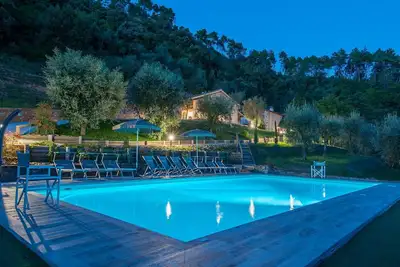Bel appartement dans une maison de vacances avec Wifi, climatisation, piscine, Tv, terrasse, parking