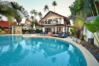 Image de Incroyable villa avec piscine en bord de mer
