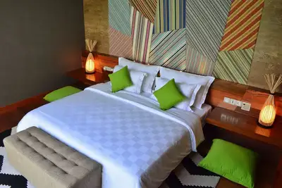 Image de Villa Familiale avec Vue sur la Ville et la Piscine (TSky Villa 2)