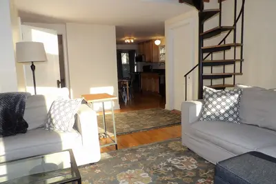 Image de Superbe emplacement, Appartement mis à jour avec vue sur le lac