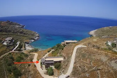 Image de Maison pieds-dans-l'eau, emplacement super tranquille, plage presque privée