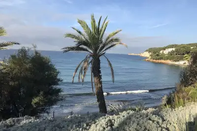 Image de F1 à 150 m de la plage de sable blanc de Portissol, terrasse vue mer, 2 ad 2 enf