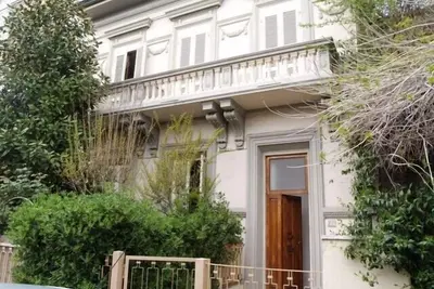 Ensoleillé deux chambres à 300 m de la plage de Viareggio