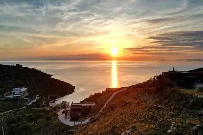 Image de Appartement autonome authentique Egée, pieds-dans- l'eau, lieu paisible, vue mer