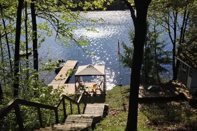 Image de Water Island Island Cottage à Sheltered Bay