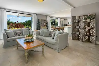 Image de Hummingbird Cottage - Près de Holetown et des plages