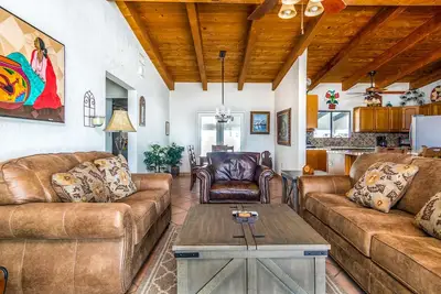 Image de Buenaventura Sleek Oceanfront 3 Br Accueil @ Las Conchas Buenaventura