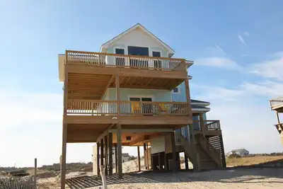 Image de Besoin Du Nom Ici / Semi-Oceanfront, 3 chambres, 3. 5 salles de bains