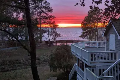 Image de 533, License to Chill / Soundside, 5 chambres, 3. 5 salles de bain