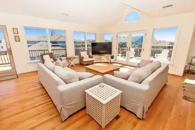 Image de 225, Glory Be / Oceanside, 6 chambres, 5. 2 salles de bain