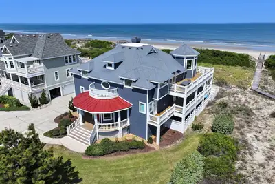 Image de Bu85, Life's a Beach / Oceanfront, 6 chambres, 5. 2 salles de bains