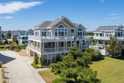 Image de Bu76, Trading Winds / Semi-Oceanfront, 6 chambres, 5. 5 salles de bain