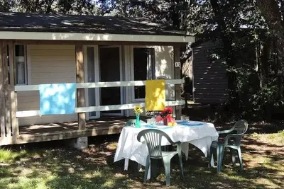 Image de Chalet Eco 27m² (2 chambres) - terrasse couverte - Tv Incluse arv/départ samedi 5 personnes