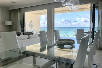 Image de Magnifique condo en bord de mer sur Seven Mile Beach
