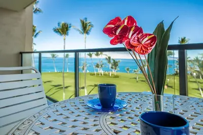 Image de Unité de luxe de deux chambres avec vue magnifique sur l'océan et la montagne!