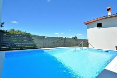 Image de Belle maison de vacances privée avec climatisation, piscine, Wifi, Tv, balcon et animaux admis