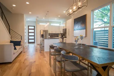 Image de Belle nouvelle maison du centre-ville Sxsw Acl F1 Hq