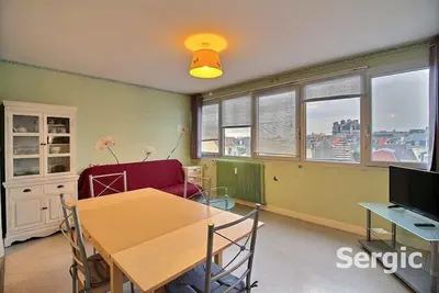 Carnot10 : Appartement 2 chambres en centre ville au 3ème étage sans ascenseur