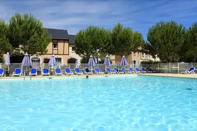 Image de Maisonnette en Dordogne | Accès Piscine + Table de Ping Pong!