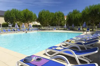 Image de Maisonnette Abordable 5mn de Lascaux | Linge de Lit Inclus!