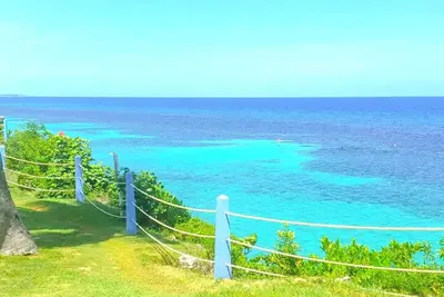 Image de Magnifique condo avec vue sur l'océan avec plage privée / front de mer