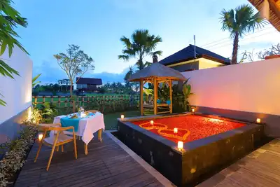 Image de Villa confortable avec une chambre et piscine privée