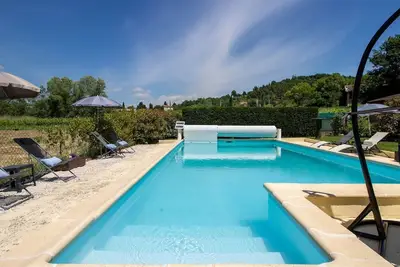 Image de Magnifique Appartement Ă Gargas avec Piscine