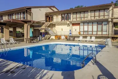 Image de Près de Silver Dollar City<br> Vue / accès au lac<br> Piscine extérieure<br> Wi-Fi gratuit (Rckln3)