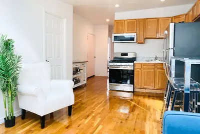 Image de 😍L @@ K! 😍 Utopie ensoleillée, 3 chambres en brownstone de 20 pieds de large