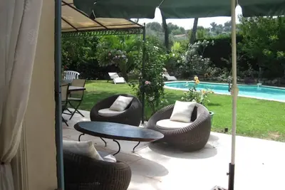 Image de Très agreable villa climatisée, piscine dans quartier verdoyant et résidentiel