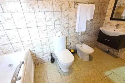 Image de Bungalow fantastique moderne 7 * 4 chambres Limbe Cameroun