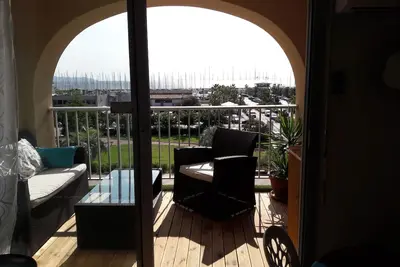 Image de Studio 4 pers vue mer, parking, wifi, clim, linge de maison fourni.