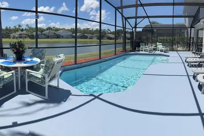 Image de 15 mn de Disney - villa vue lac -piscine privée dans un joli \"resort\" gardé