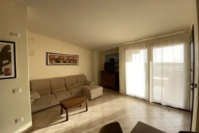Image de Appartement de 2 chambres à Aparthotel Tropical Resort avec piscine près de la plage
