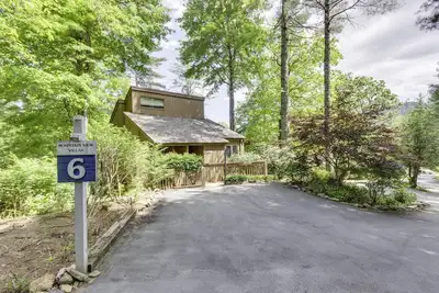 Image de Station de ski et terrain de golf, piscines intérieure et extérieure chauffées