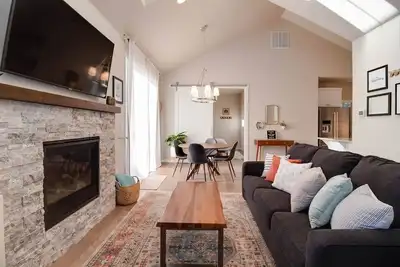 Image de Brand New 2br Cottage - Base de départ pour les aventures de ski, de vélo et de randonnée