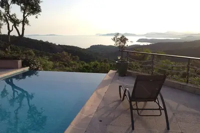 Image de Location villa domaine privé du Gaou Bénat Belle Vue mer