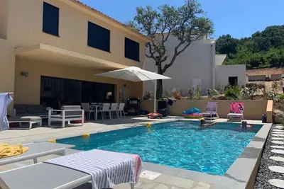 Image de Villa with heated pool near the sea