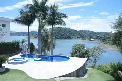 Image de Maison A Beira Da Dpresa, Piscine, Churrasq. Verger, 4 Dorm. 5 Bain. En Cond. Fec.