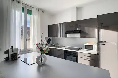 Lumineux appartement 100m2 en Provence avec terrasse