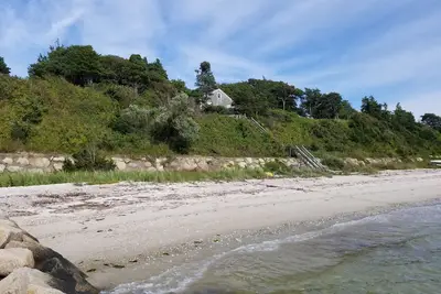Image de Cape Cod classique sur la plage