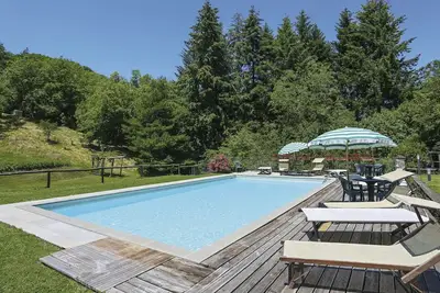 Image de Bel appartement dans une maison de vacances avec piscine, Wifi, Tv, terrasse et parking