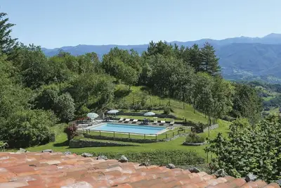 Image de Confortable appartement dans une maison de vacances avec piscine, Wifi, Tv, patio et parking